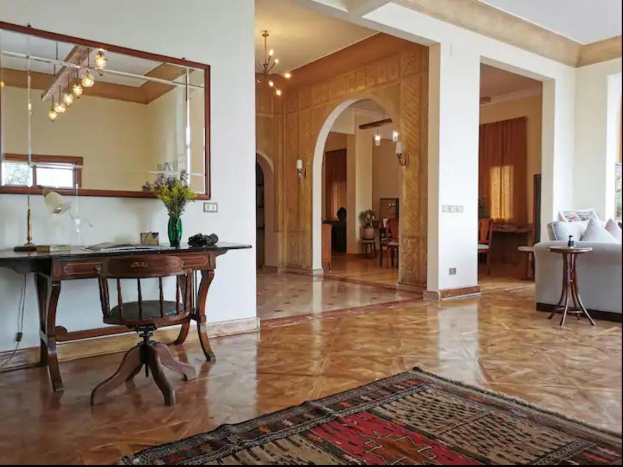 Luxury On The Nile - Zamalek Apartments Cairo Exterior photo